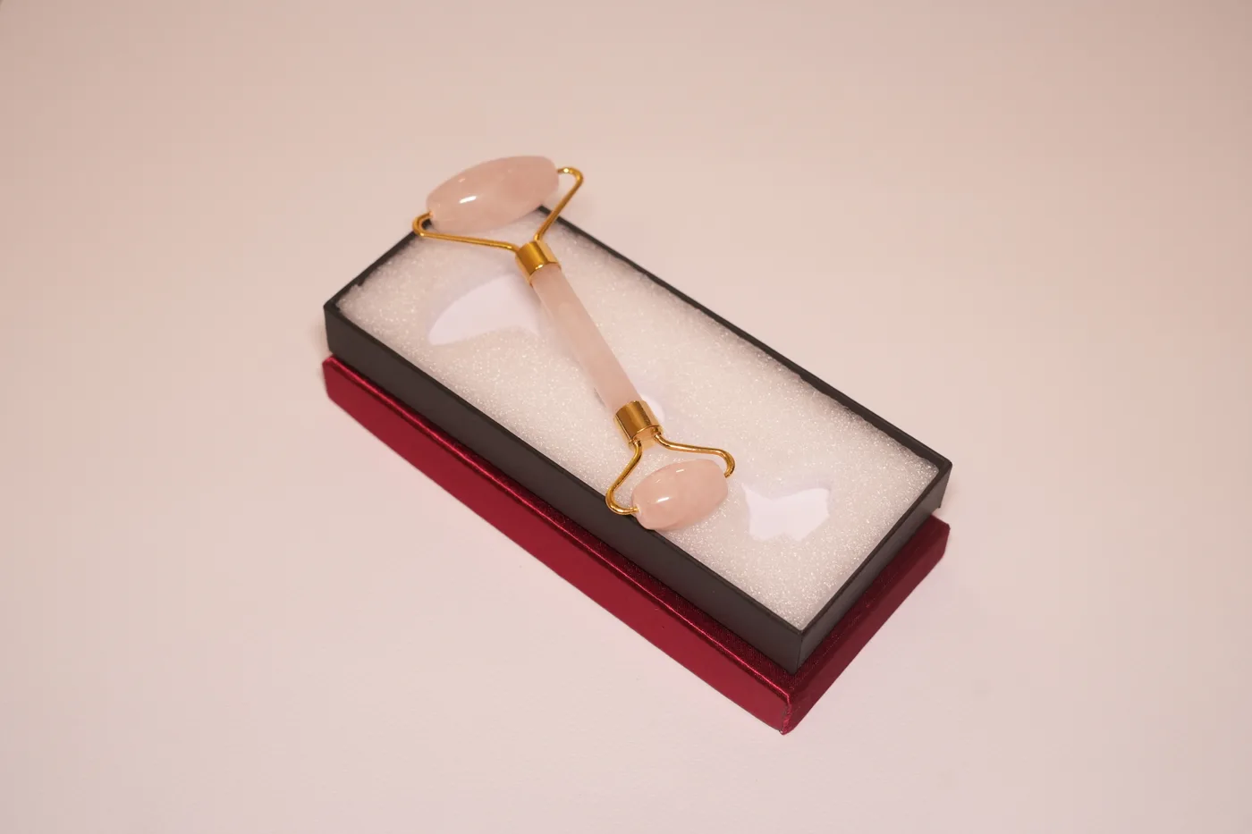 Rose Quartz Face Roller thumbnail 2